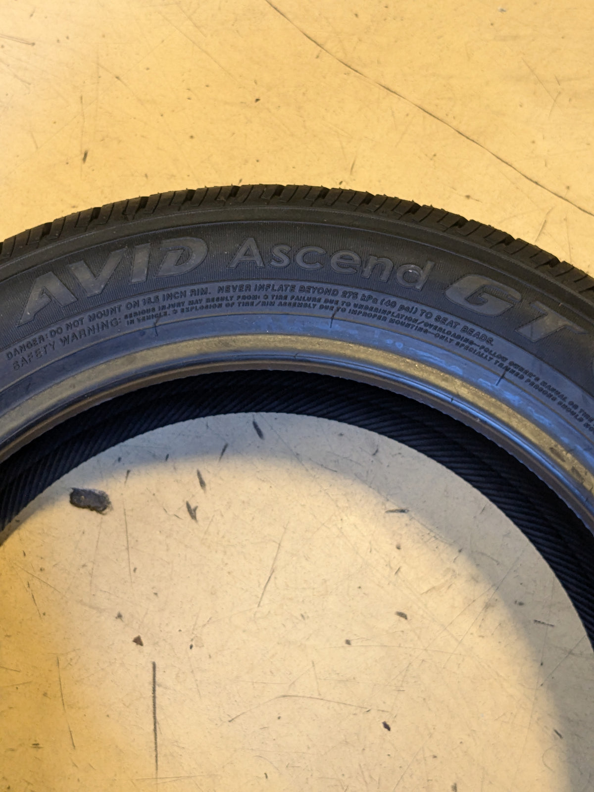 YOKOHAMA AVID ASCEND GT 185 55 16 83H ALL SEASON TIRES 110132708