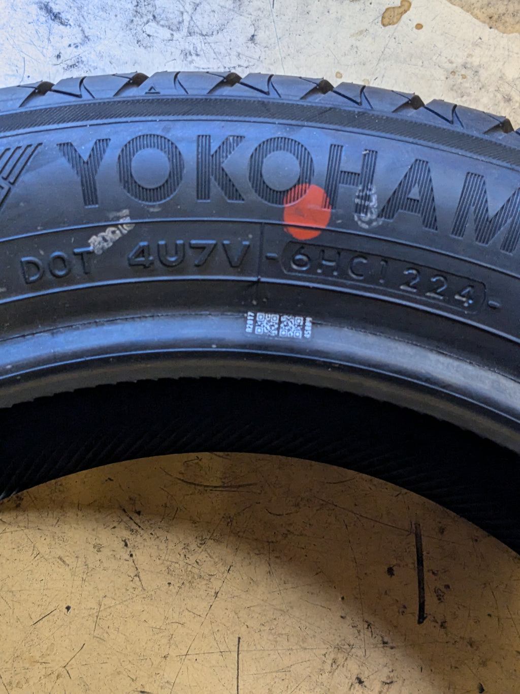 YOKOHAMA AVID ASCEND GT 185 55 16 83H ALL SEASON TIRES 110132708