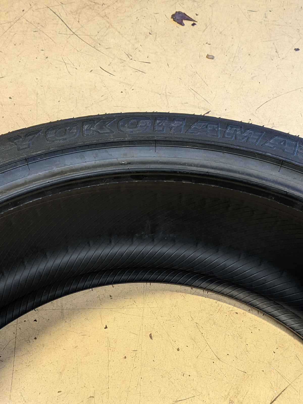 YOKOHAMA PARADA SPEC-X 265 35 22 102V ALL SEASON 110100218