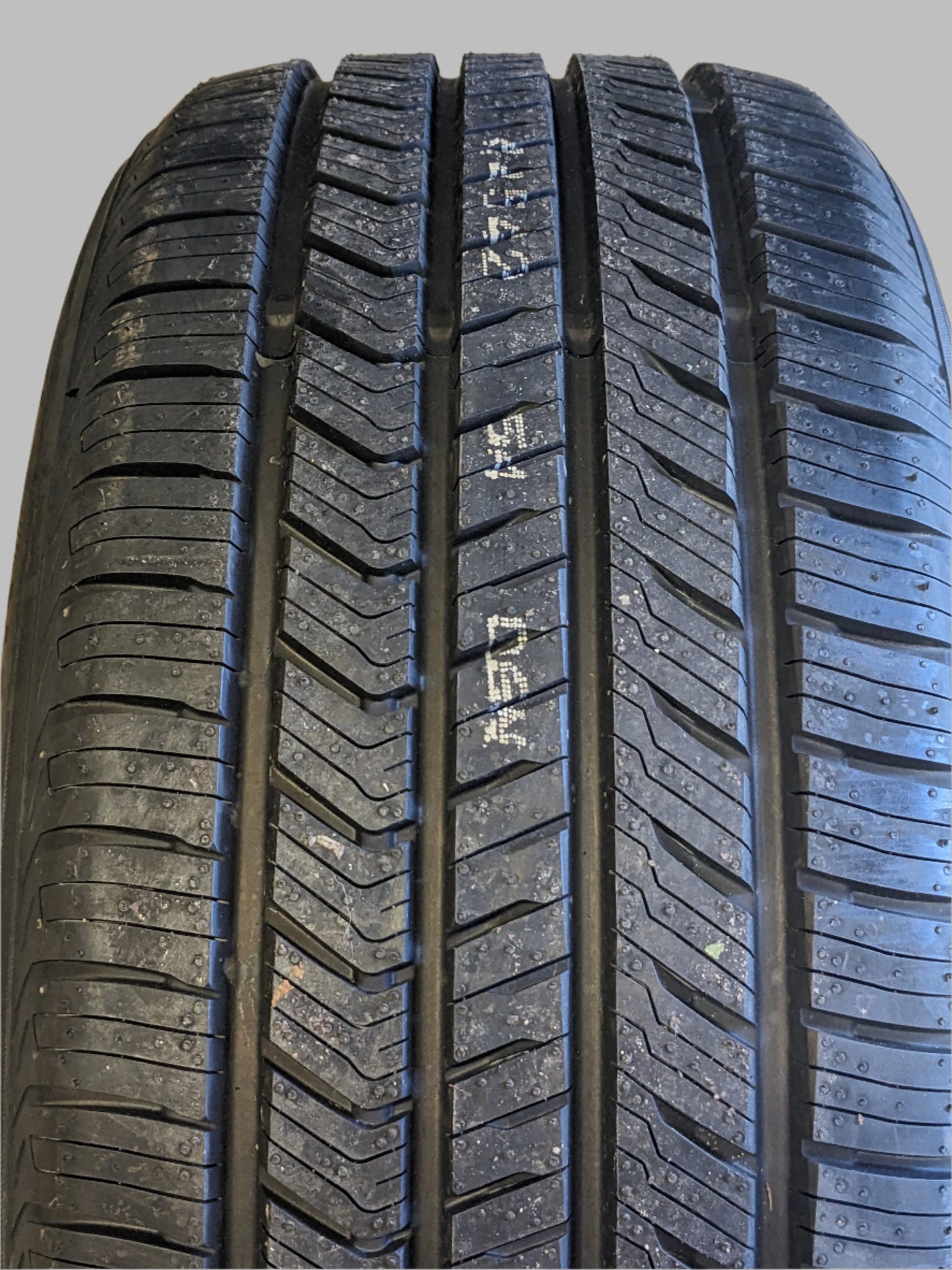 YOKOHAMA GEOLANDER X-CV G057 265 45 20 108W ALL SEASON TIRE 110157002