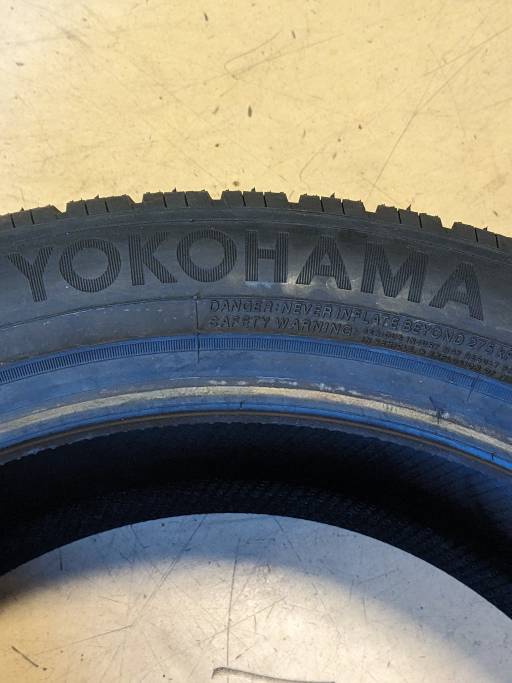 YOKOHAMA GEOLANDER X-CV G057 265 45 20 108W ALL SEASON TIRE 110157002