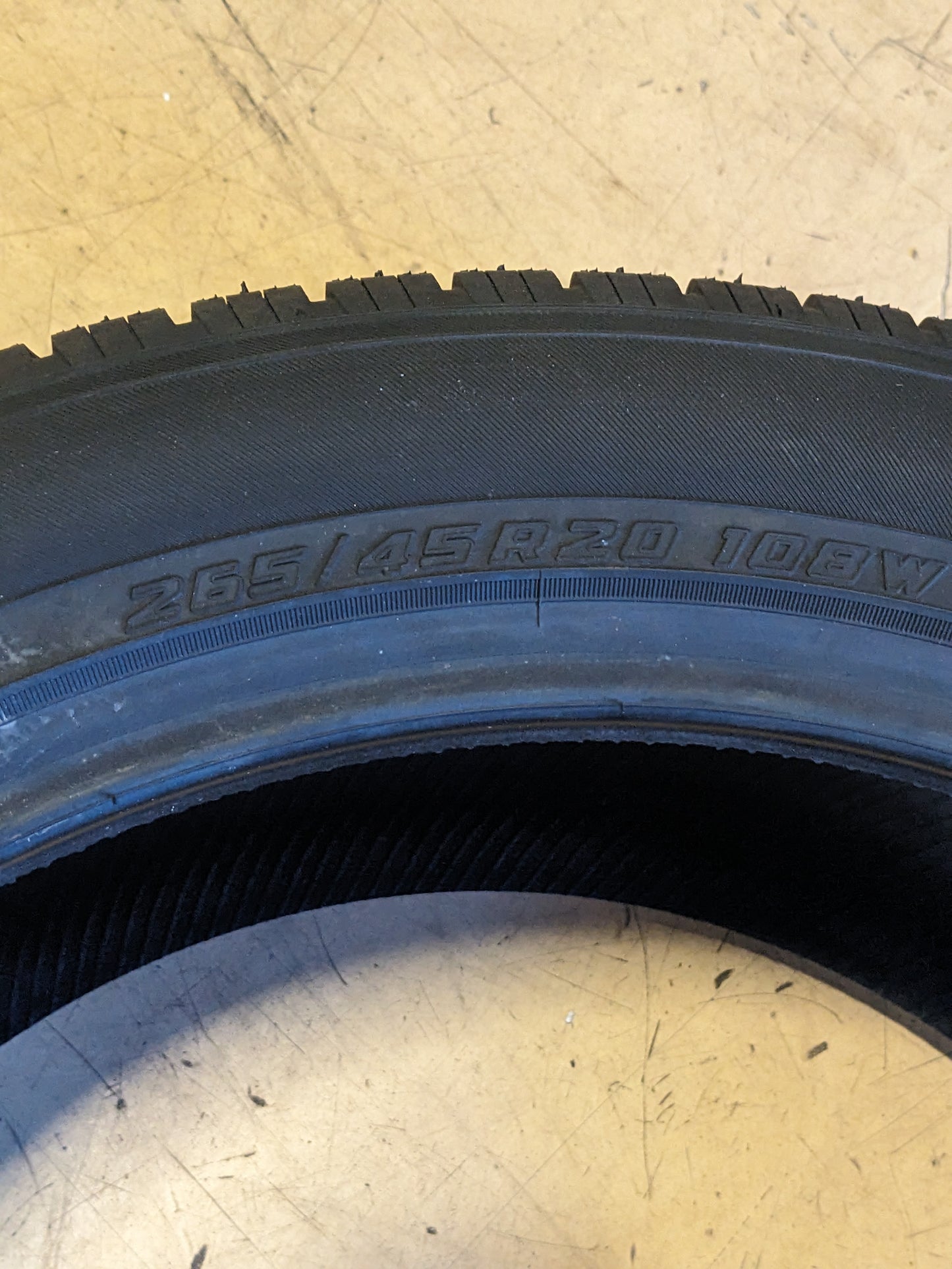 YOKOHAMA GEOLANDER X-CV G057 265 45 20 108W ALL SEASON TIRE 110157002