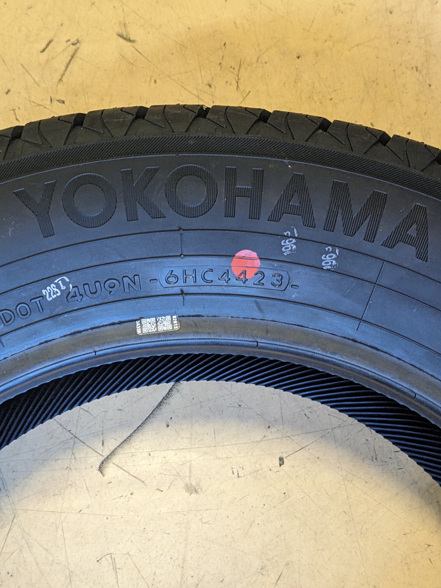 YOKOHAMA AVID ASCEND GT BSW P 195 65  15 91H ALL SEASON TIRE 110132705