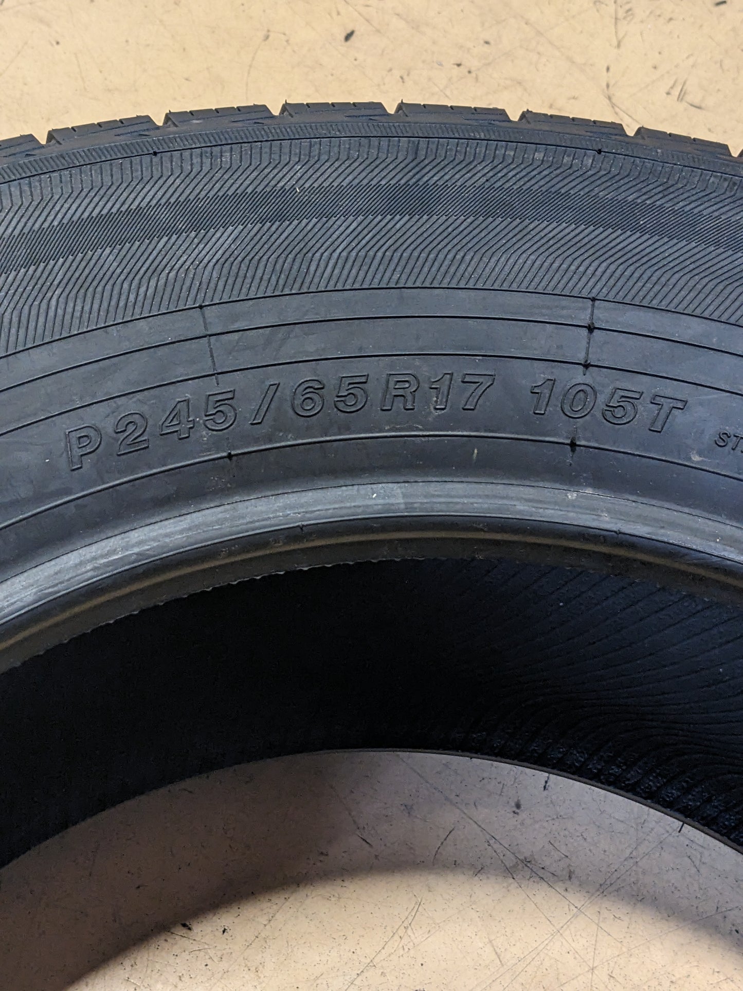 YOKOHAMA GEOLANDAR H/T G056 245 65 17 105T ALL SEASON TIRE 110105607