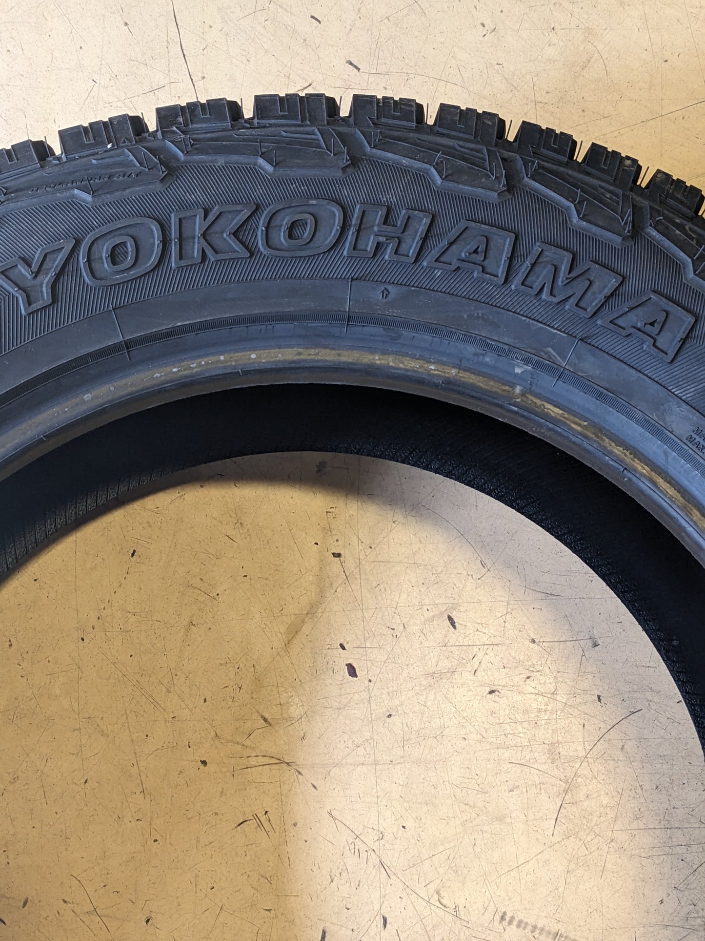 YOKOHAMA GEOLANDAR A/T4 265 60 20 118S 110101851 ALL SEASON