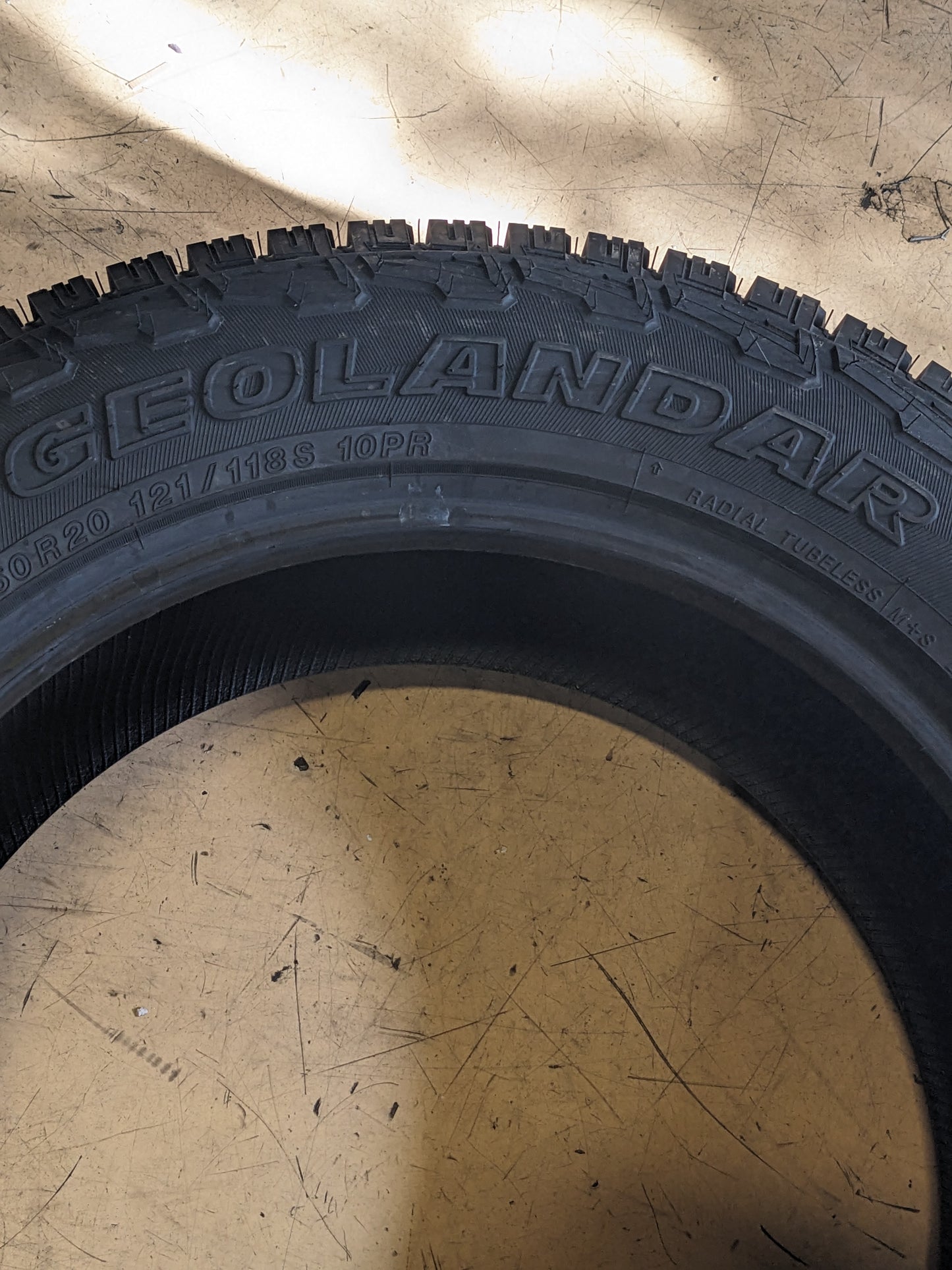 YOKOHAMA GEOLANDAR A/T4 265 60 20 118S 110101851 ALL SEASON