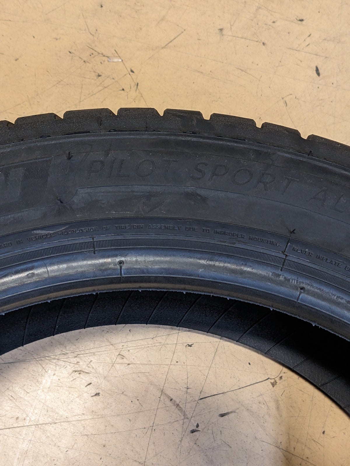MICHELIN PILOT SPORT ALL SEASON 4 245 45 18 100Y 89319