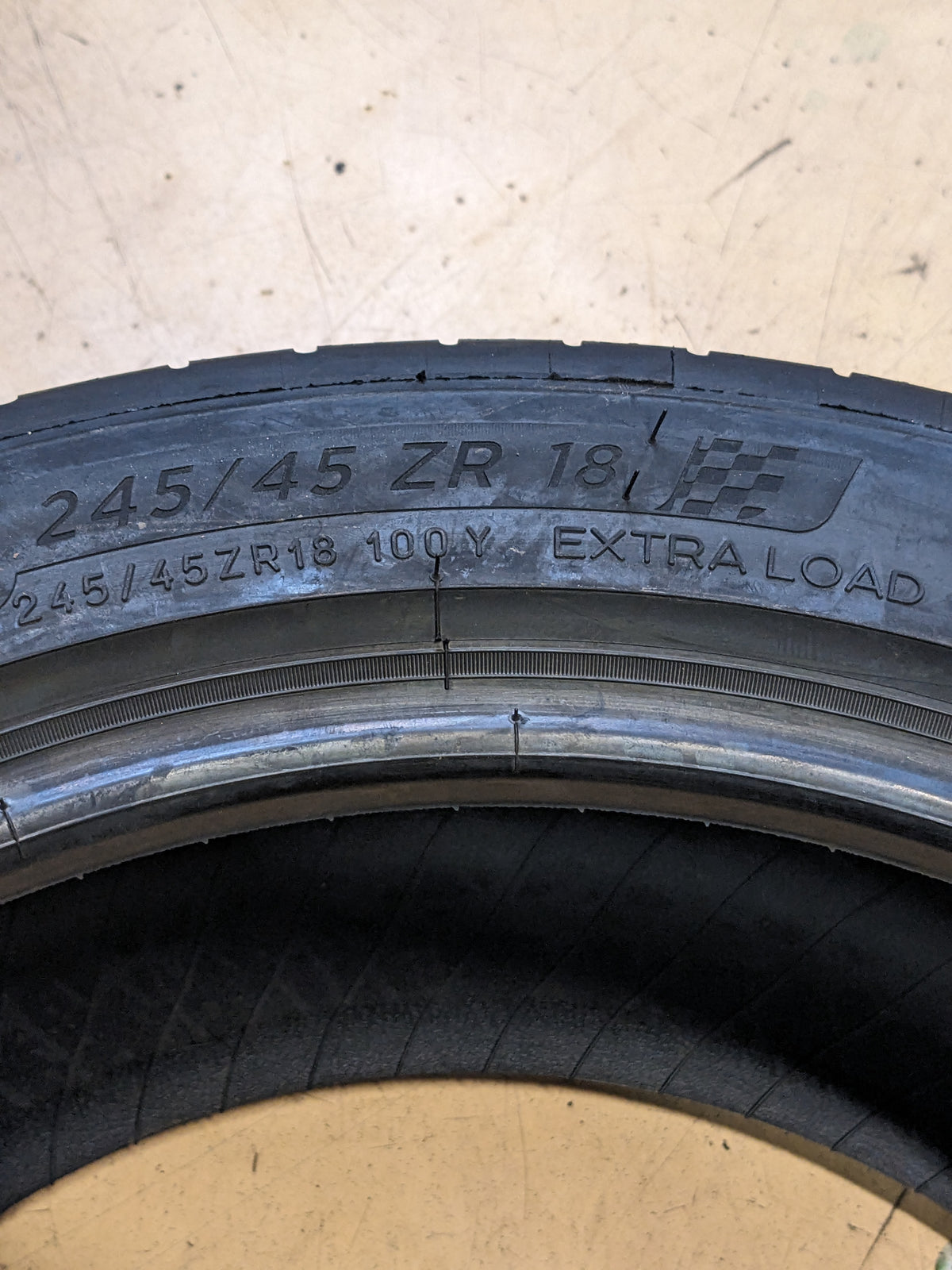 MICHELIN PILOT SPORT ALL SEASON 4 245 45 18 100Y 89319