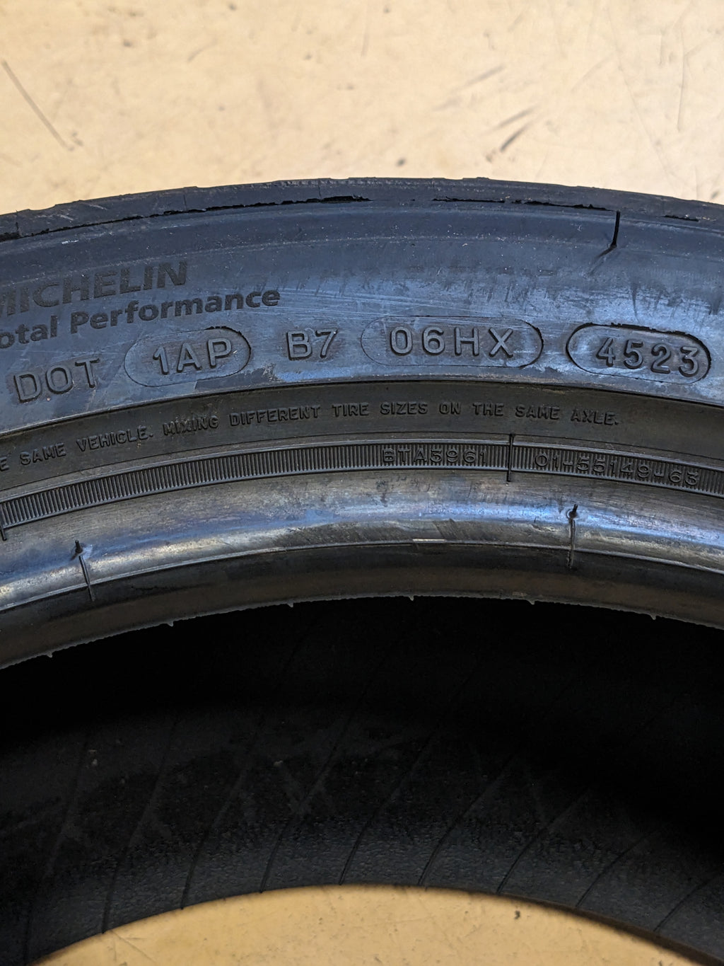 MICHELIN PILOT SPORT ALL SEASON 4 245 45 18 100Y 89319