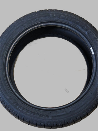 MICHELIN DEFENDER 2 235 45 18 98V ALL SEASON TIRE 158513