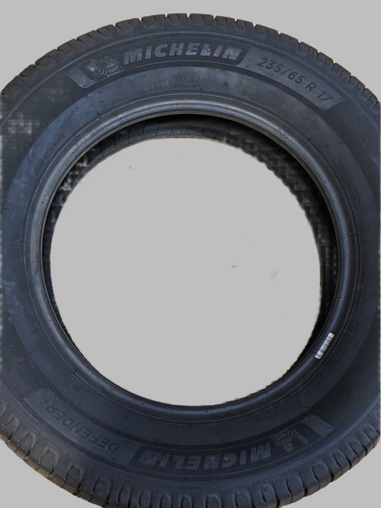 4 MICHELIN DEFENDER 2 235 65 17 104H ALL SEASON TIRE 08758