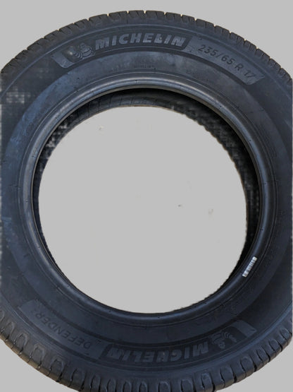 4 MICHELIN DEFENDER 2 235 65 17 104H ALL SEASON TIRE 08758