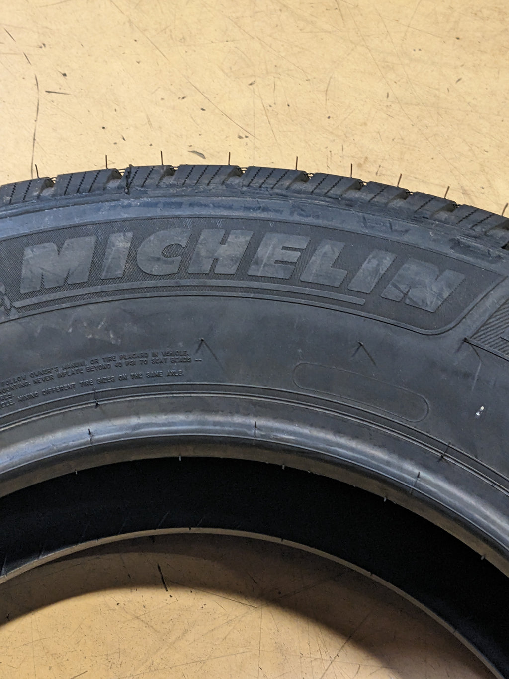 MICHELIN DEFENDER LTX M/S 255 70 17 112T ALL SEASON TIRE 1832