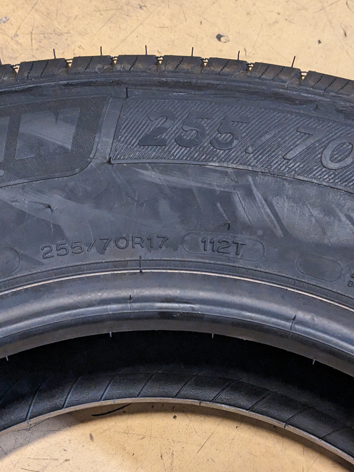 MICHELIN DEFENDER LTX M/S 255 70 17 112T ALL SEASON TIRE 1832