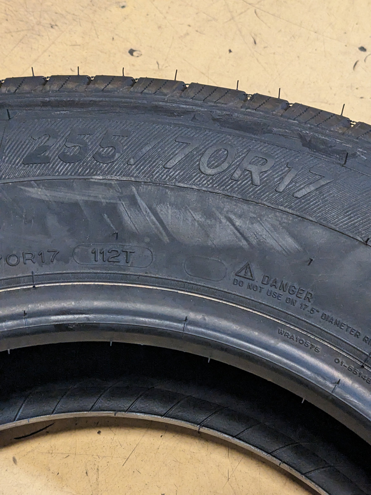 MICHELIN DEFENDER LTX M/S 255 70 17 112T ALL SEASON TIRE 1832