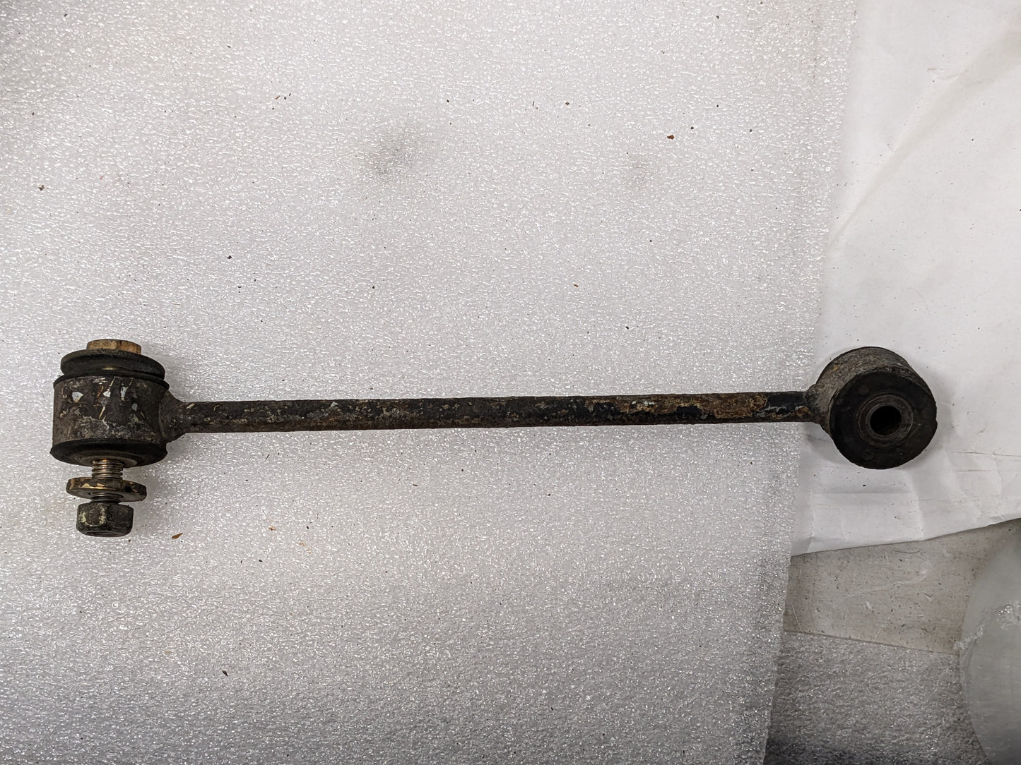 USED PORSCHE 928 (78-95) REAR AXLE LINK STABILIZER 9283330