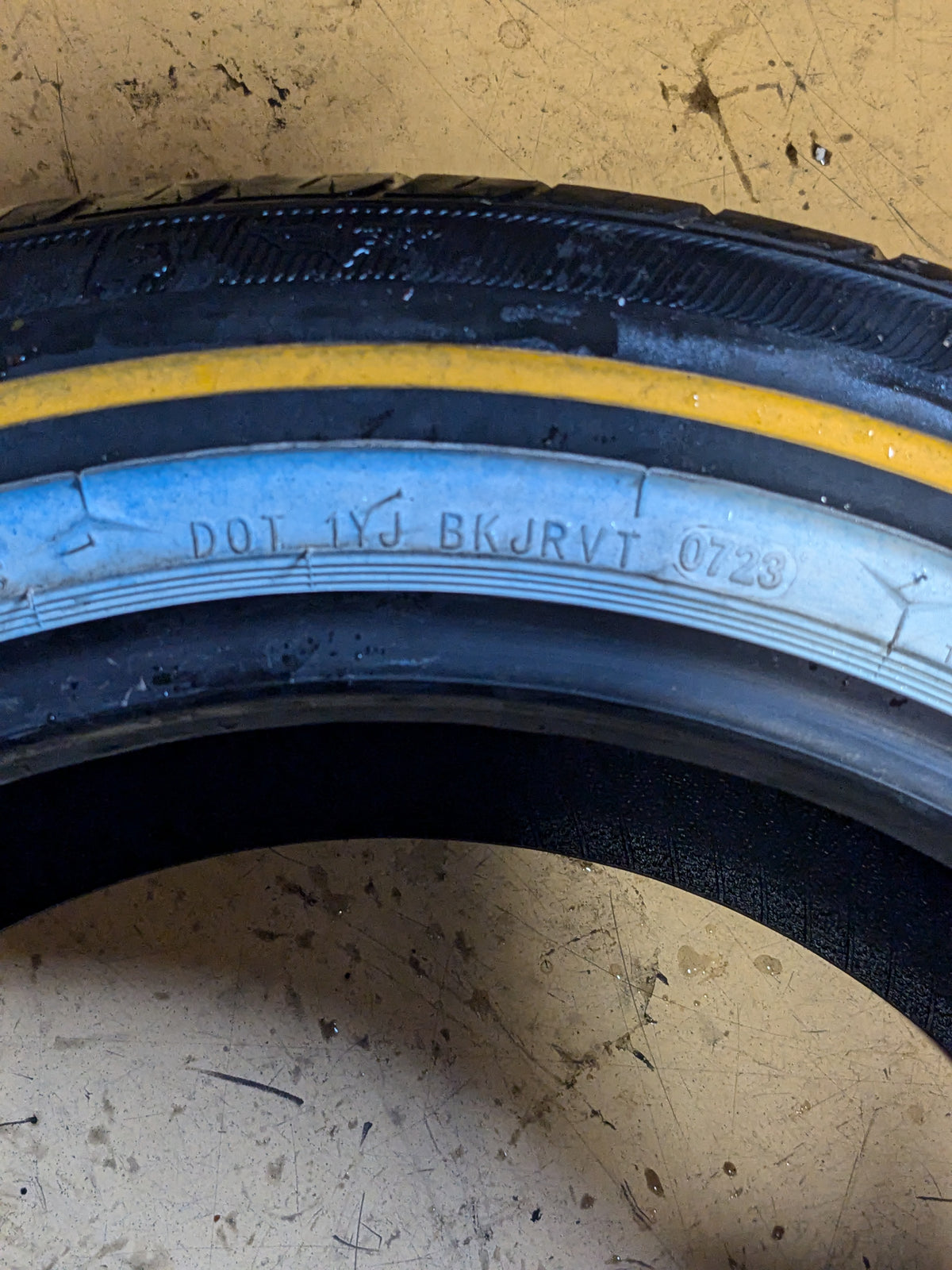 NEW VOGUE CUSTOM BUILT RADIAL VIII 215 55 17 98V 3206604 PERFORMANCE PASSENGER TIRE GOLD AND WHITE SIDEWALL