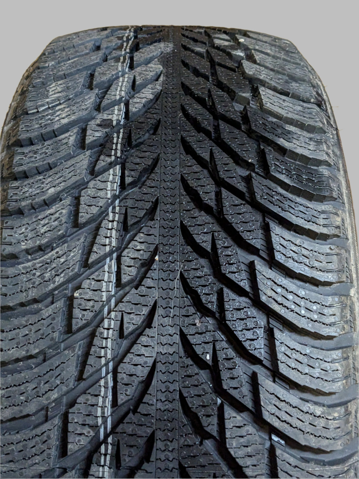 NOKIAN HAKKAPELIITTA R3 (STUDLESS) 245 55 17 106R WINTER TIRE T432002