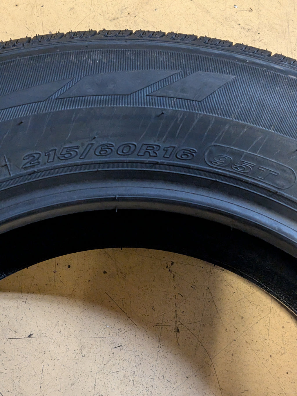 2 NEXEN ARIA AH7 215 60 16 95T ALL SEASON TIRES 14501NXK