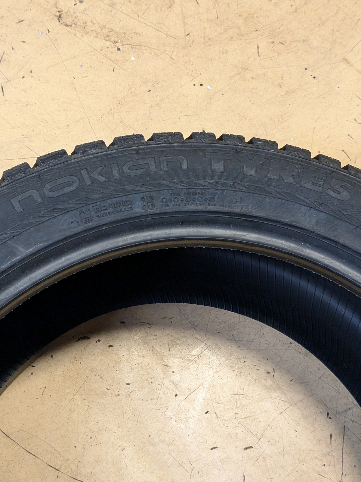 NOKIAN STUDDED HAKKAPELIITTA 10 SUV 315 40 21 115T WINTER TIRE TS32528