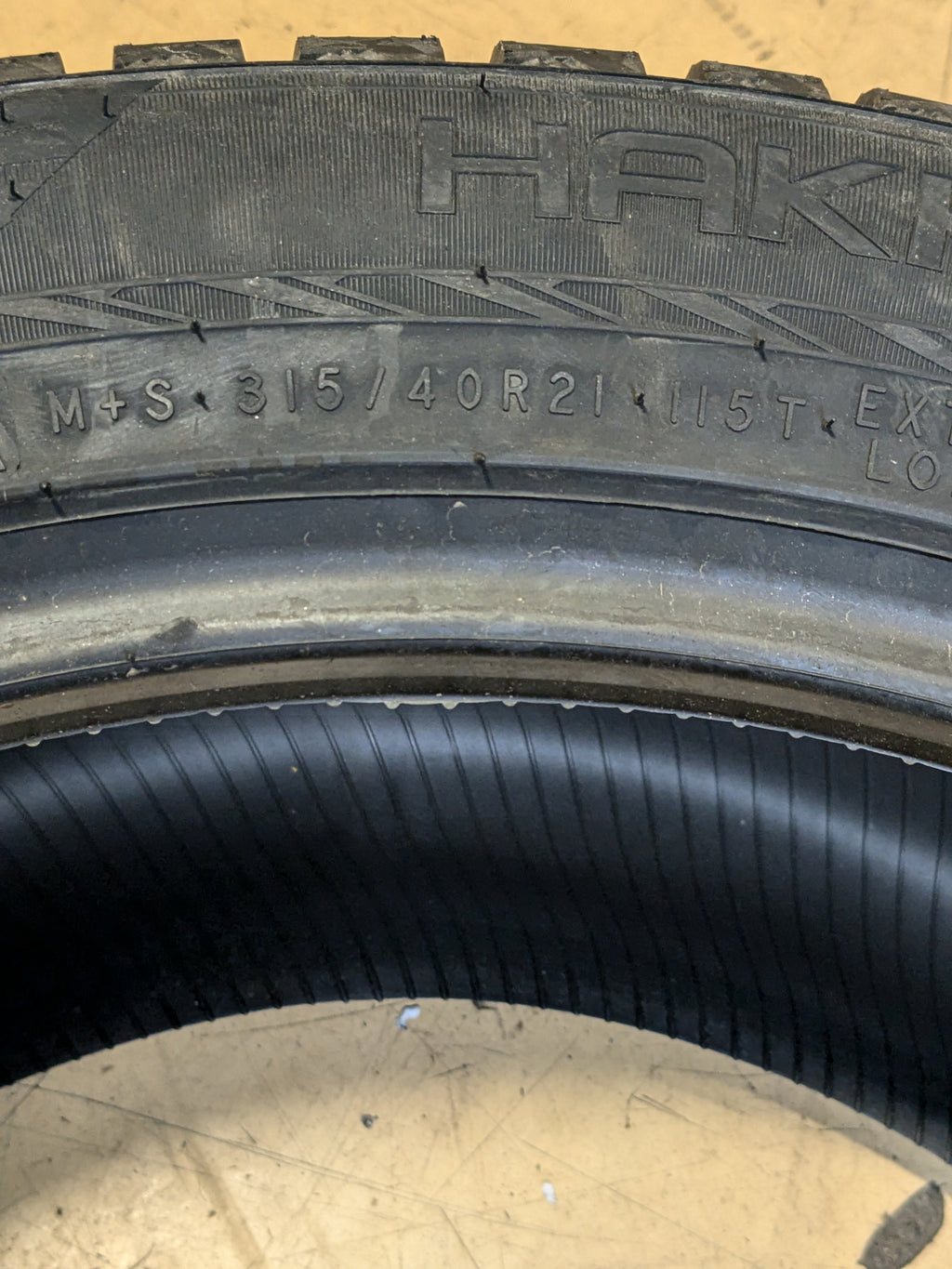 NOKIAN STUDDED HAKKAPELIITTA 10 SUV 315 40 21 115T WINTER TIRE TS32528