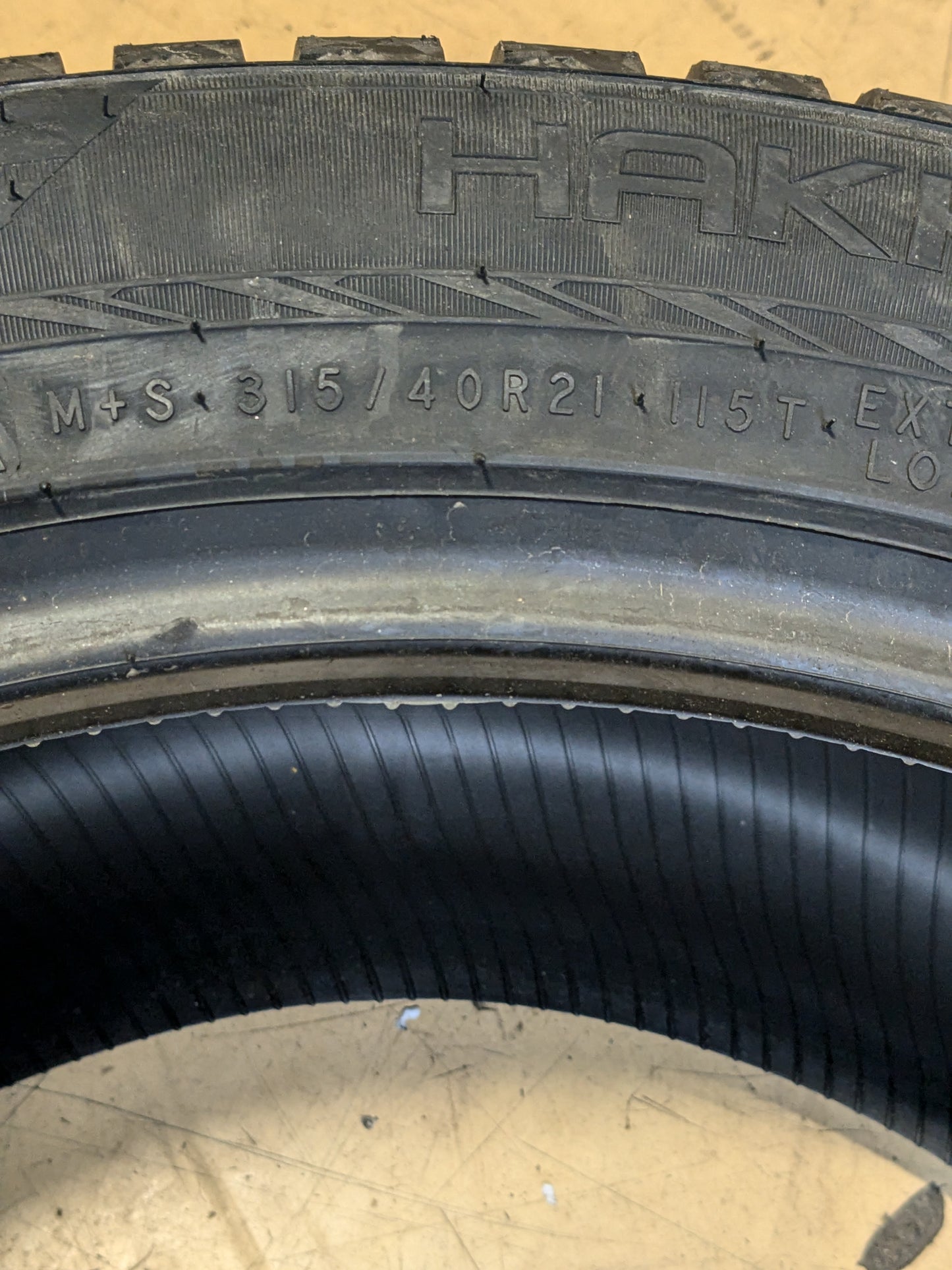 NOKIAN STUDDED HAKKAPELIITTA 10 SUV 315 40 21 115T WINTER TIRE TS32528