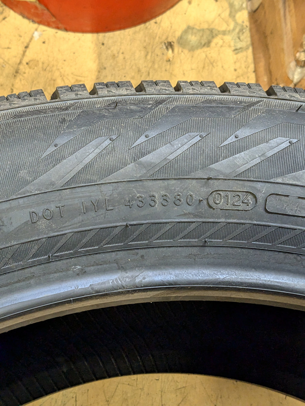 NOKIAN STUDLESS HAKKAPELIITTA R5 SUV HL 275 50 22 116T XL WINTER TIRE T433380
