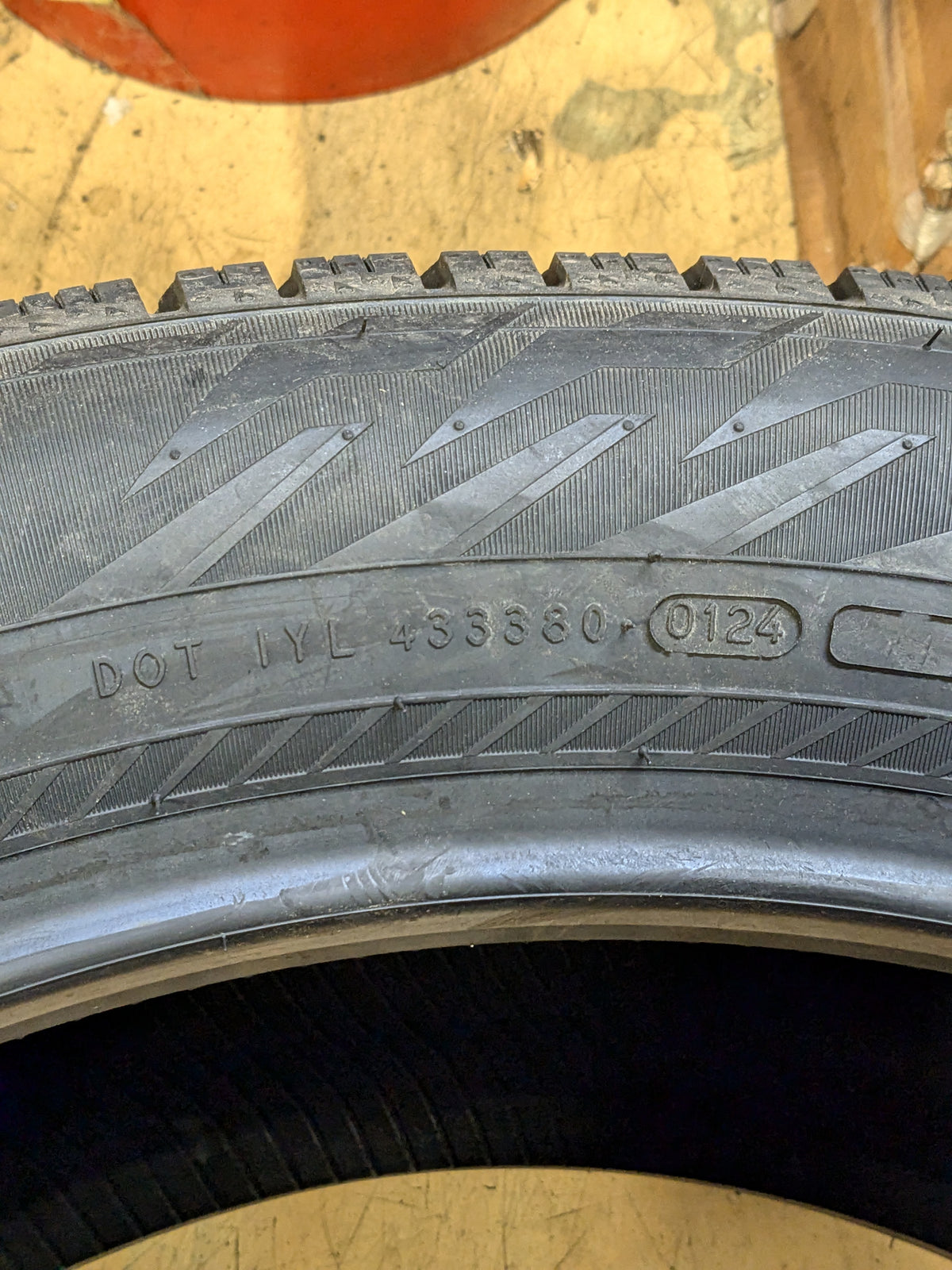 NOKIAN STUDLESS HAKKAPELIITTA R5 SUV HL 275 50 22 116T XL WINTER TIRE T433380