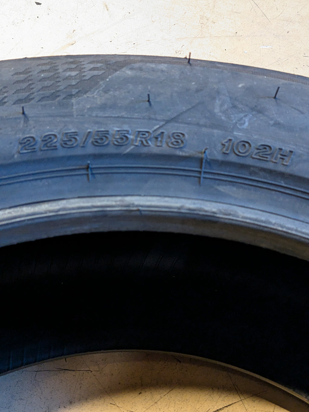 BRIDGESTONE TURANZA LS100 225 55 18 102h ALL SEASON TIRE 014393