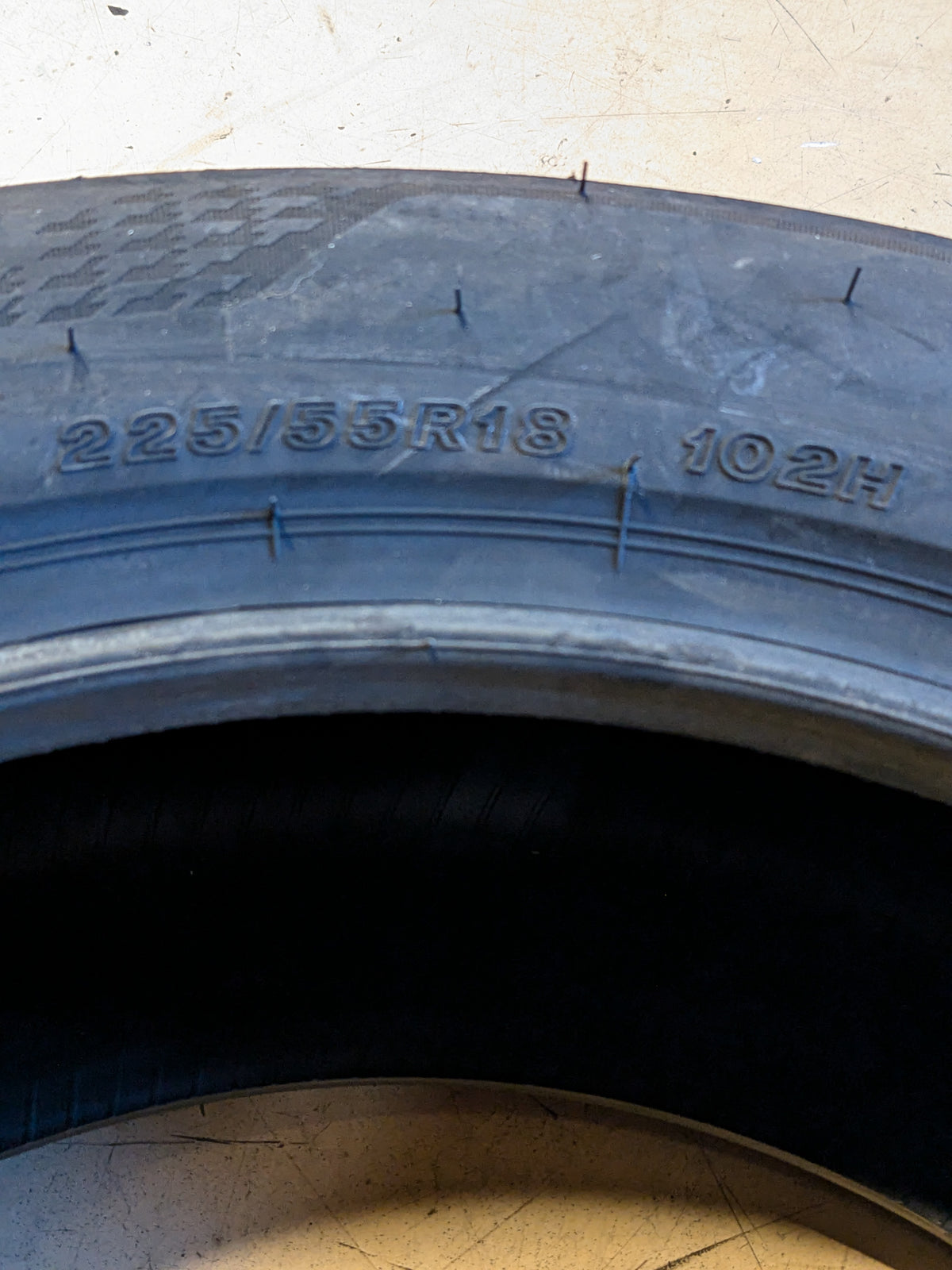 BRIDGESTONE TURANZA LS100 225 55 18 102h ALL SEASON TIRE 014393