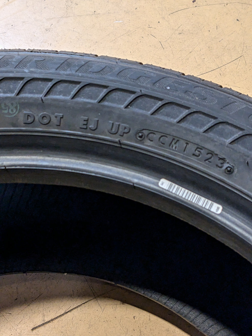 USED DTO 10/32" BRIDGESTONE POTENZA RE97AS RFT 225 55 17 95V TIRE 000236