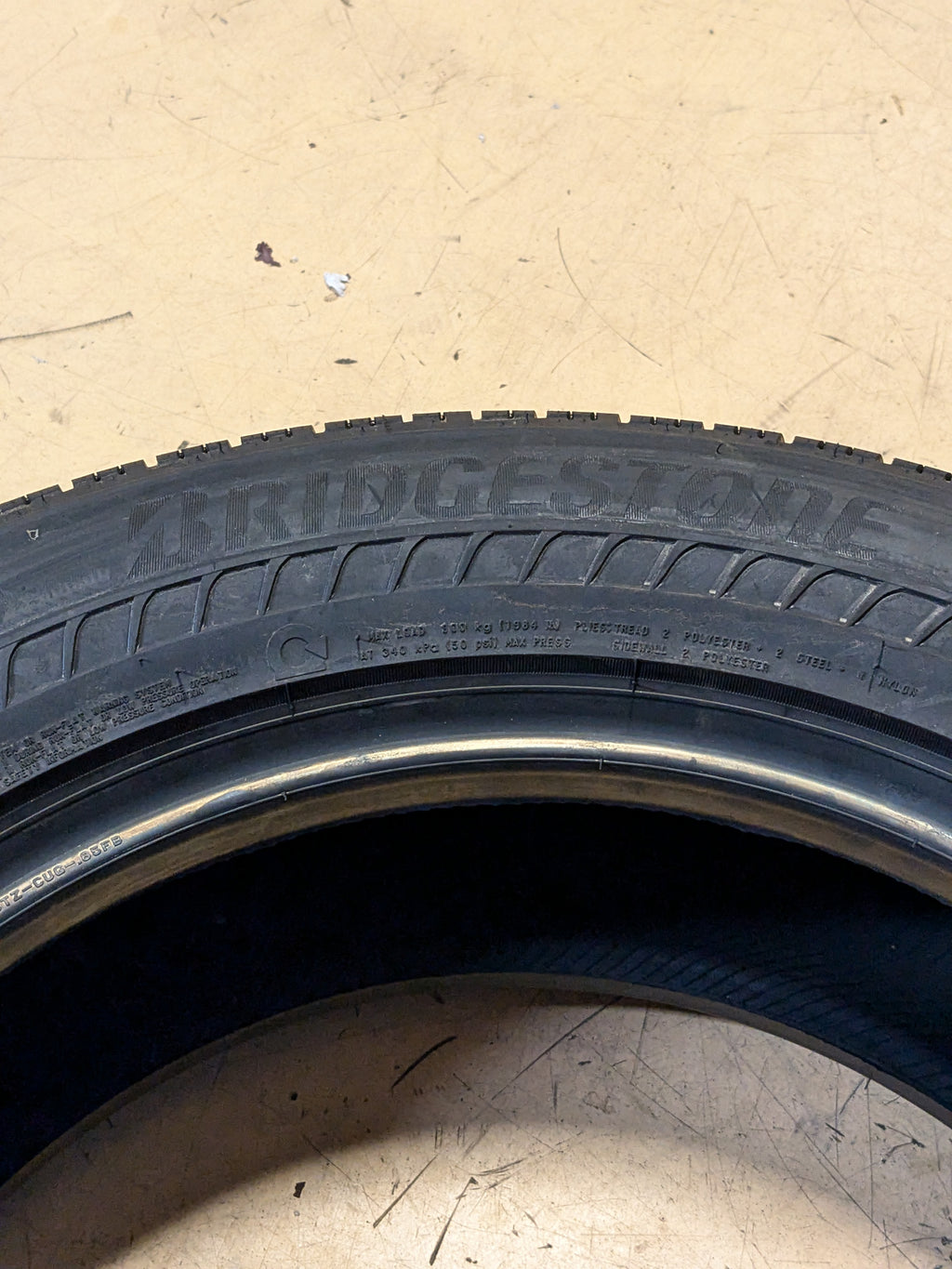 BRIDGESTONE DRIVEGUARD PLUS 225 60 18 104H PASSENGER TOURING TIRE 008088