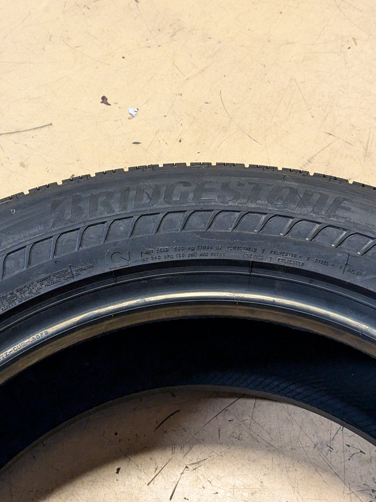 BRIDGESTONE DRIVEGUARD PLUS 225 60 18 104H PASSENGER TOURING TIRE 008088