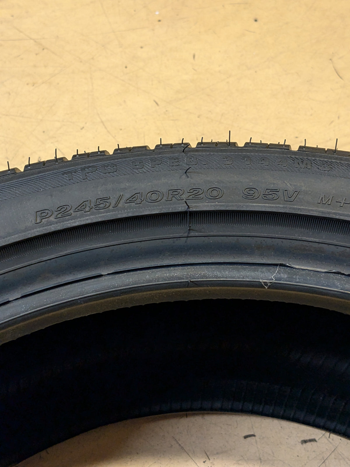 BRIDGESTONE POTENZA RE97AS 245 40 20 95V ALL SEASON TIRE 000425