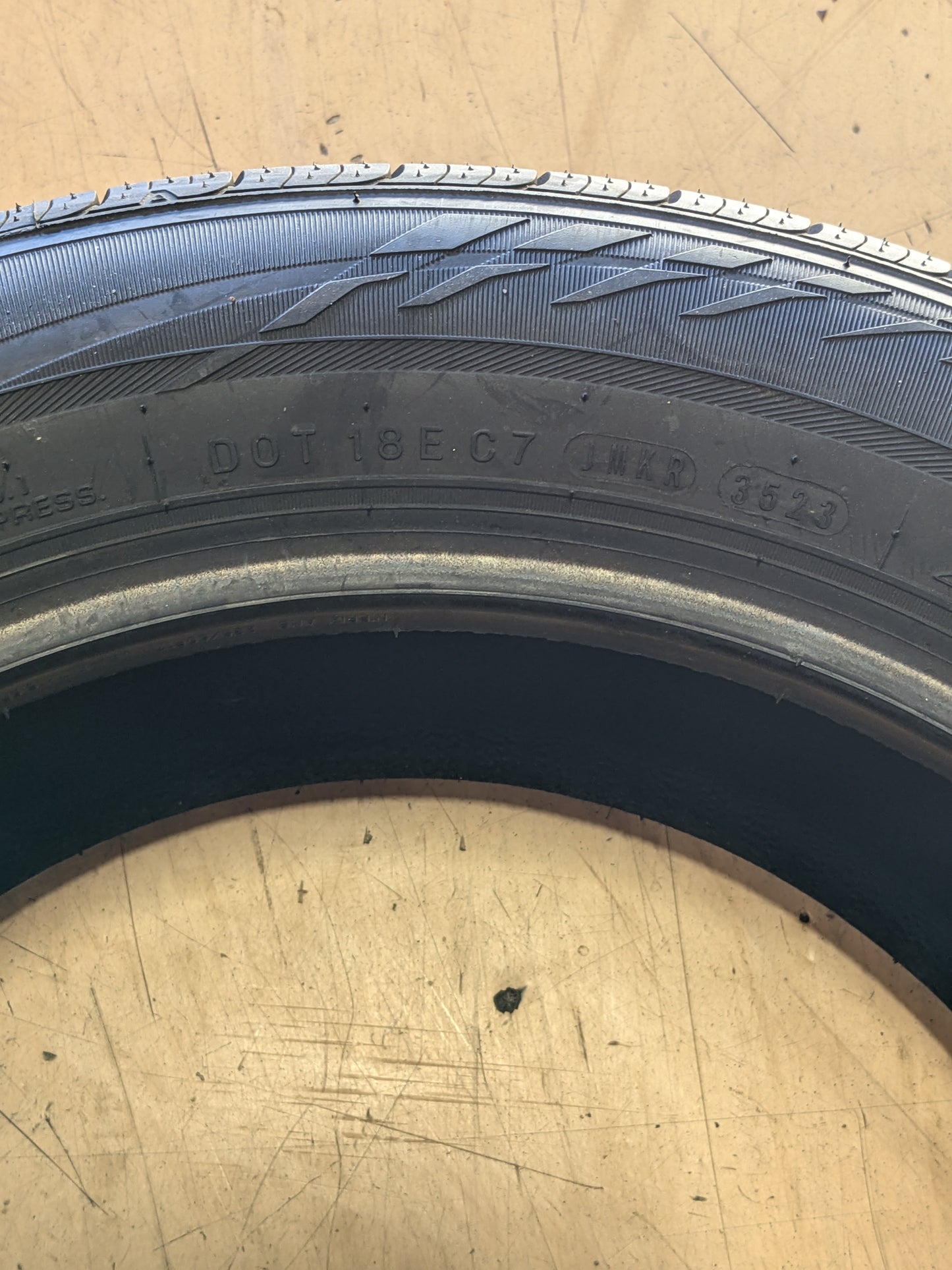 NEXEN NPRIZ AH8 235 50 17 96H ALL SEASON TIRE 15353NXK
