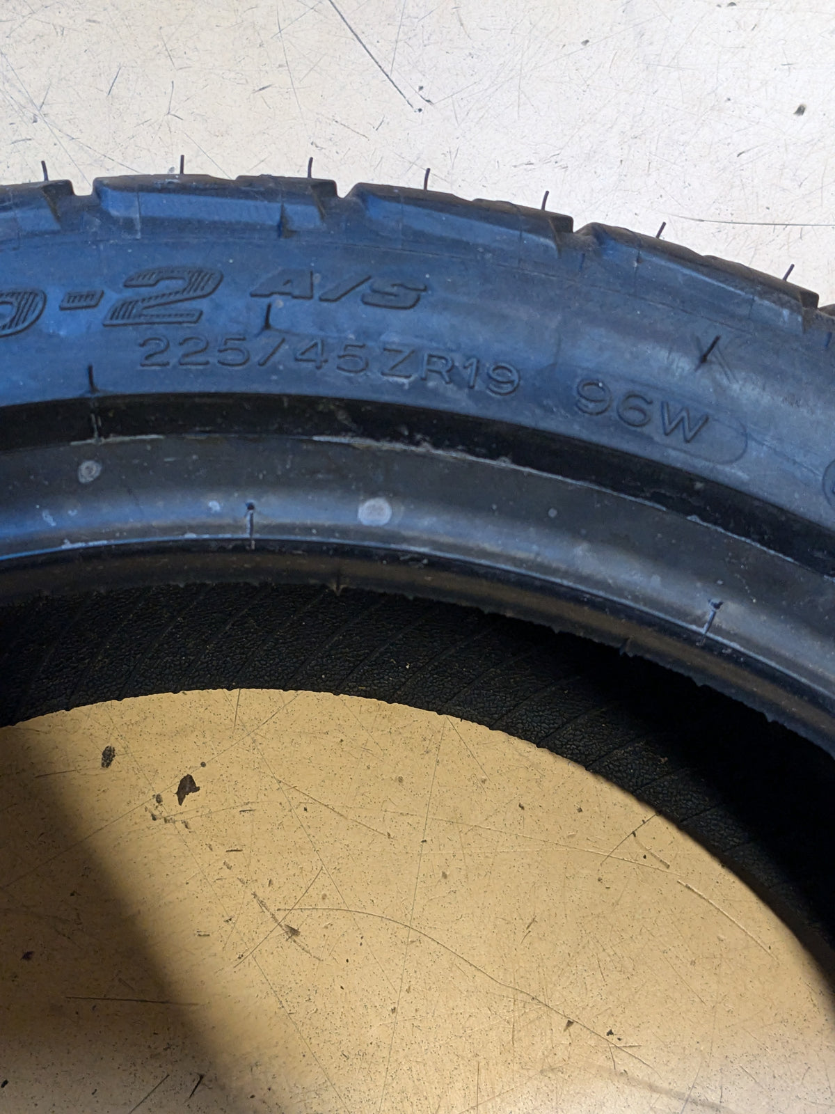 2 BFGOODRICH G-FORCE COMP-2 A/S PLUS P 225 45 19 96W XL ALL SEASON TIRES 00905