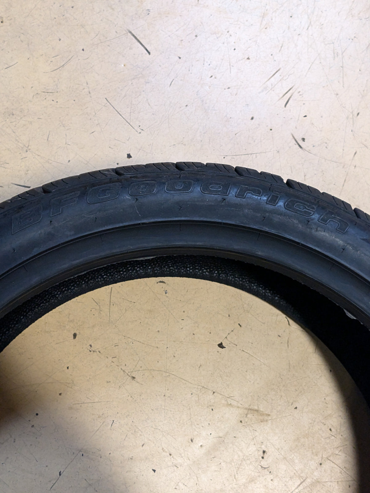 2 BFGOODRICH ADVANTAGE CONTROL BSW P 235 40 19 96V XL ALL SEASON TIRE 41581