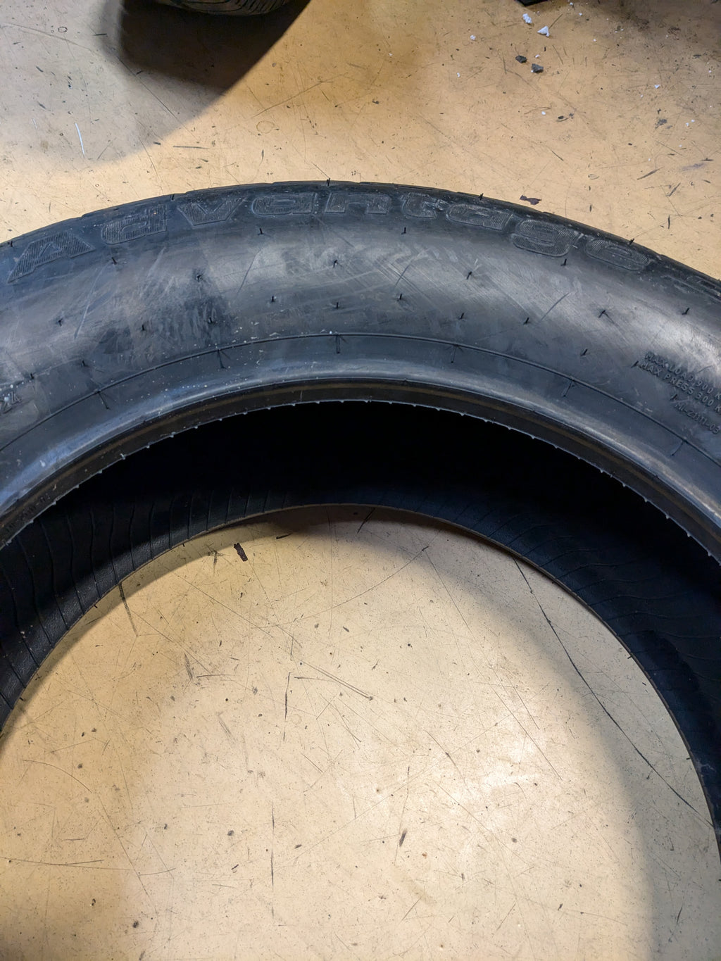 BFGOODRICH ADVANTAGE CONTROL BSW P 235 65 17 104V HIGHWAY TERRAIN TIRE 03632