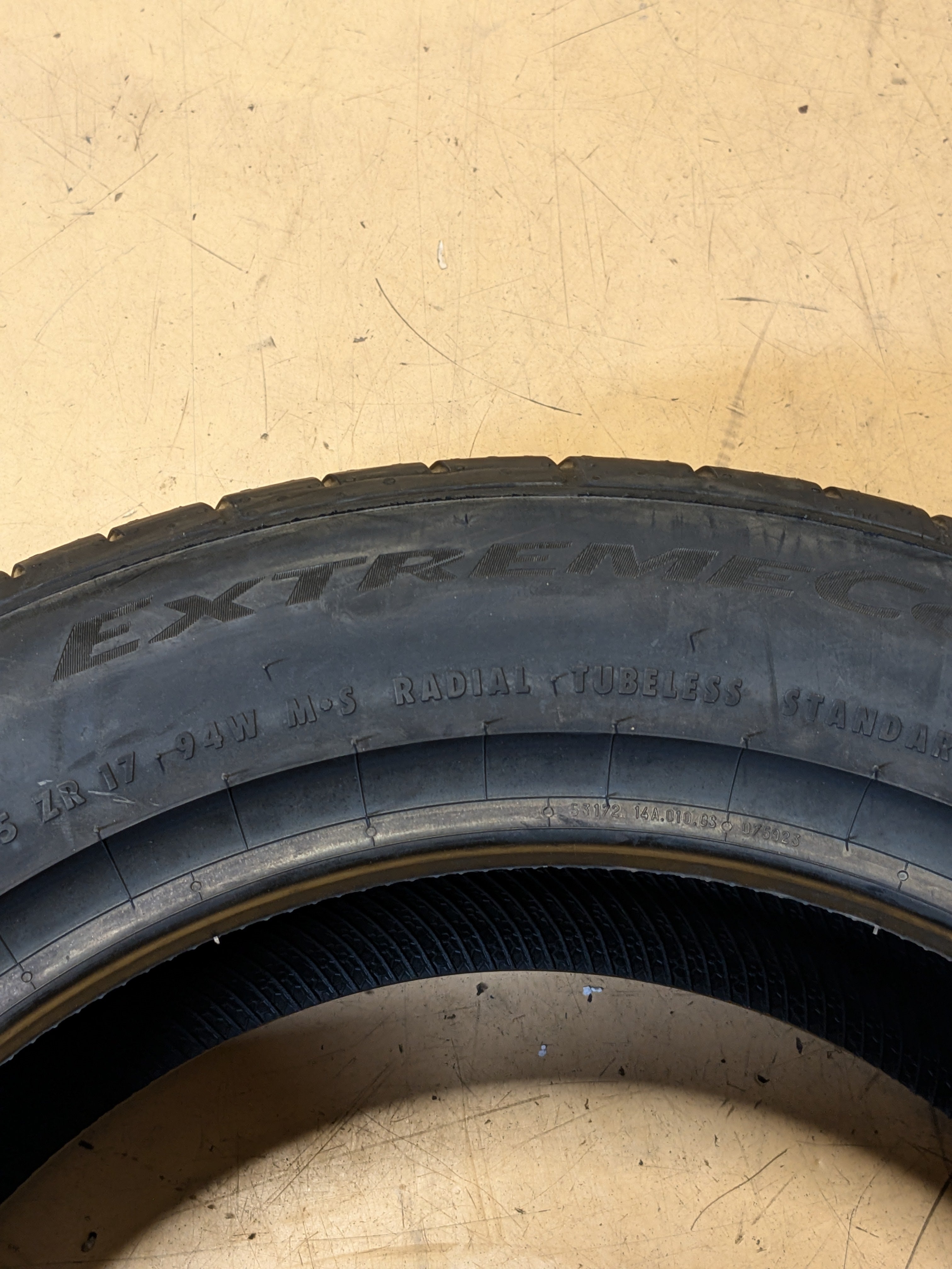 2 CONTINENTAL EXTREMECONTACT DWS06 PLUS P 215 55 17 94W SL UHP TIRE 15572720000
