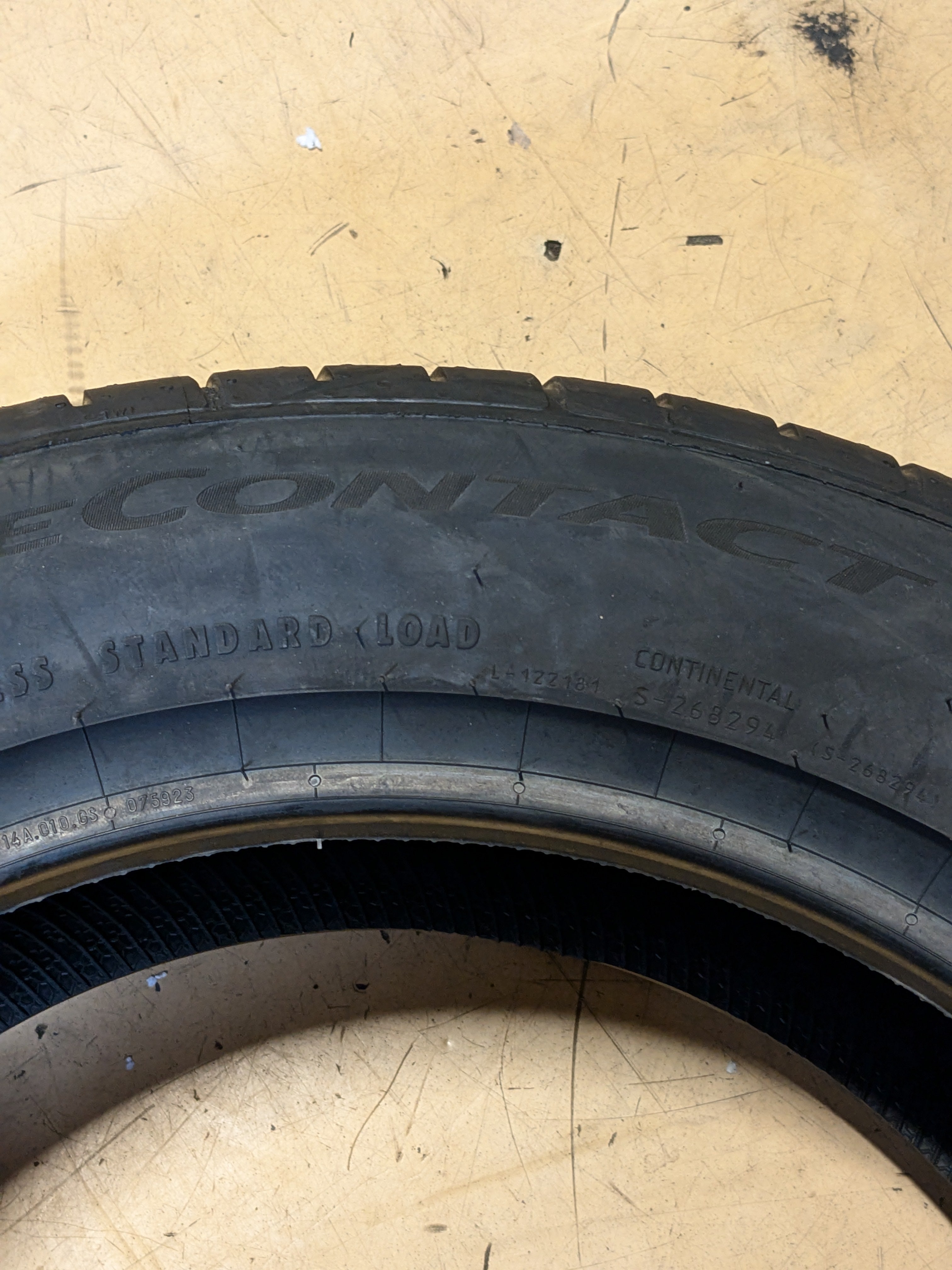 2 CONTINENTAL EXTREMECONTACT DWS06 PLUS P 215 55 17 94W SL UHP TIRE 15572720000
