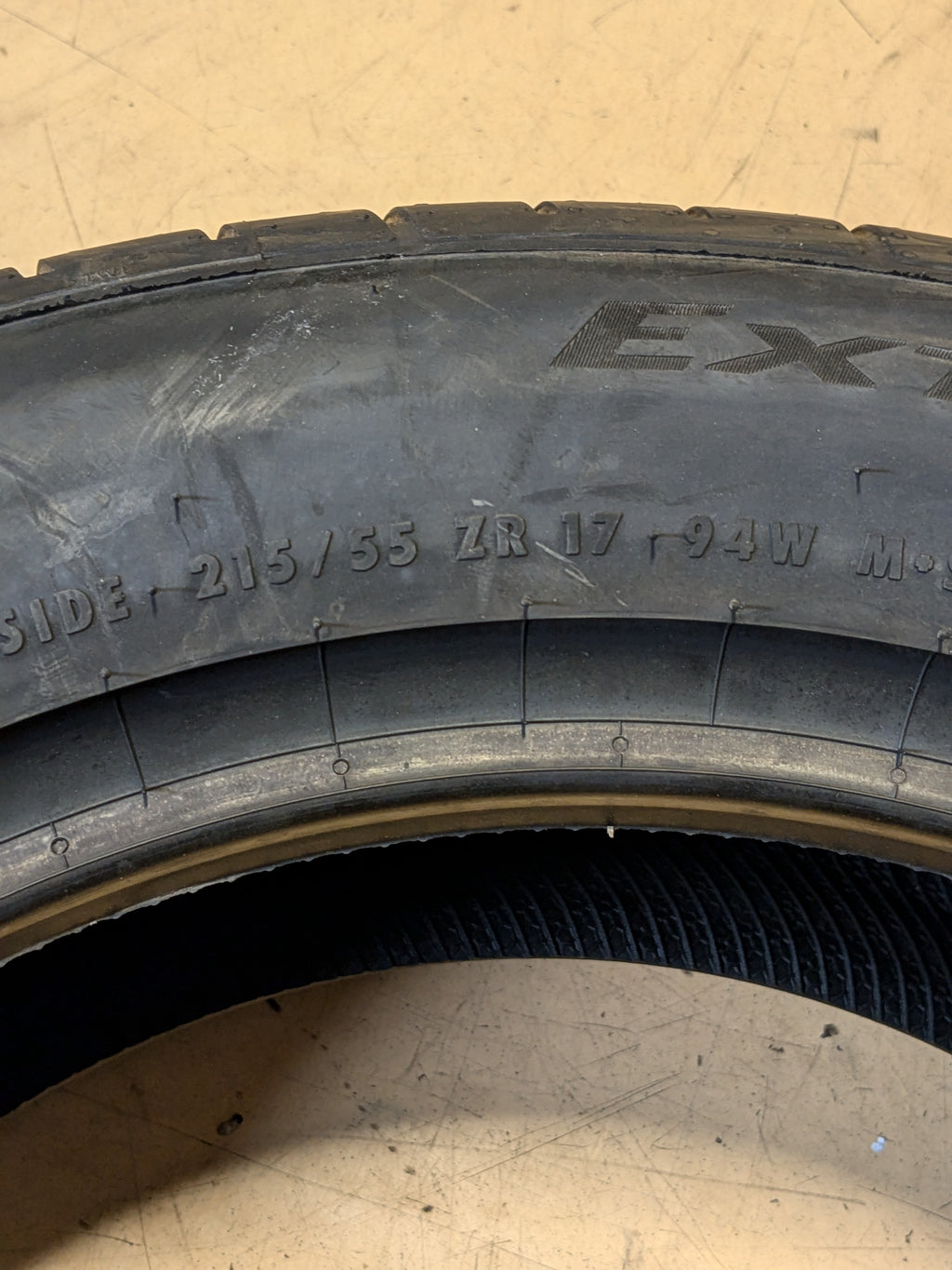 2 CONTINENTAL EXTREMECONTACT DWS06 PLUS P 215 55 17 94W SL UHP TIRE 15572720000