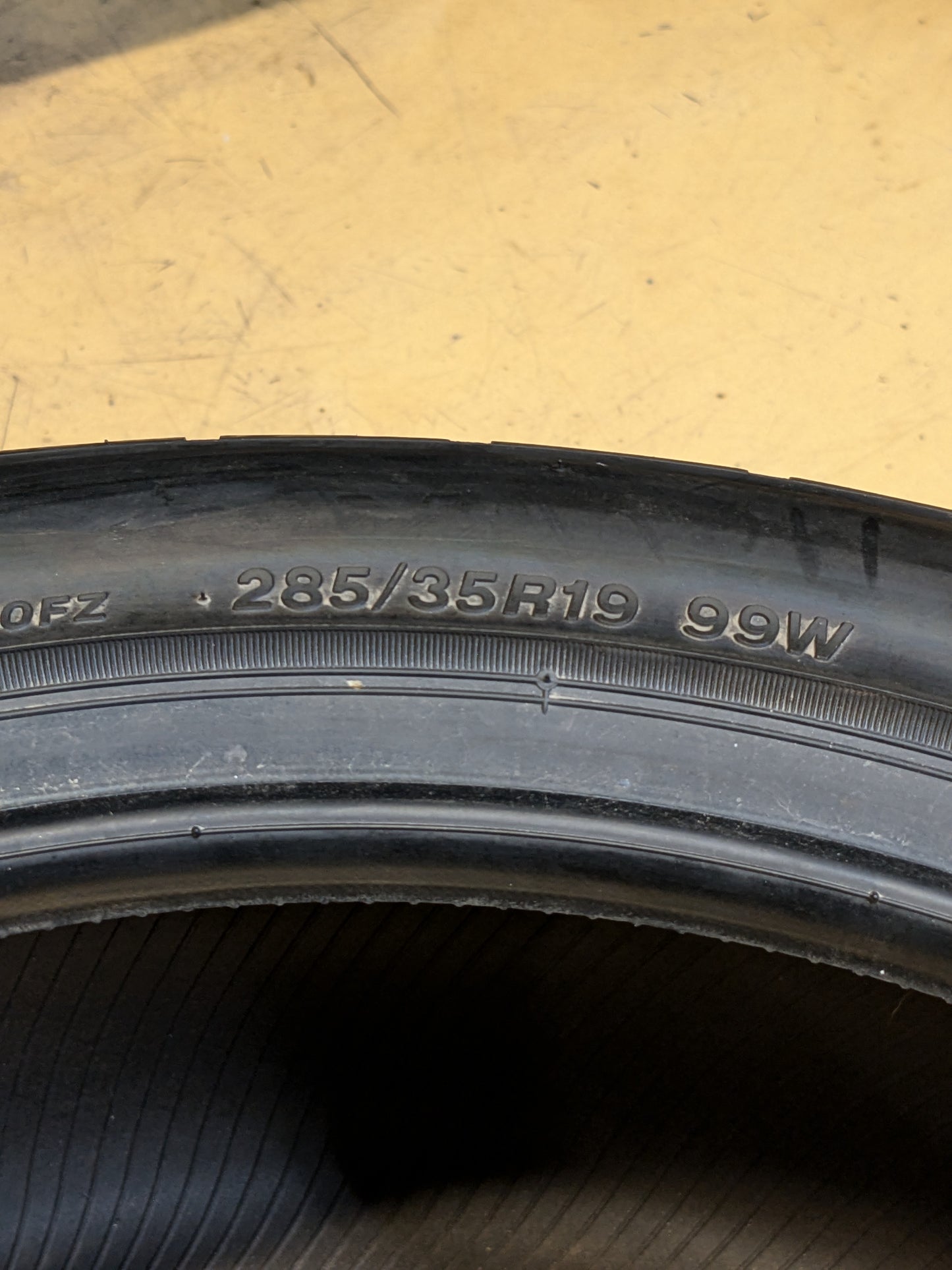 FIRESTONE FIREHAWK INDY 500 BSW P 285 35 19 99W UHP TIRE 003260