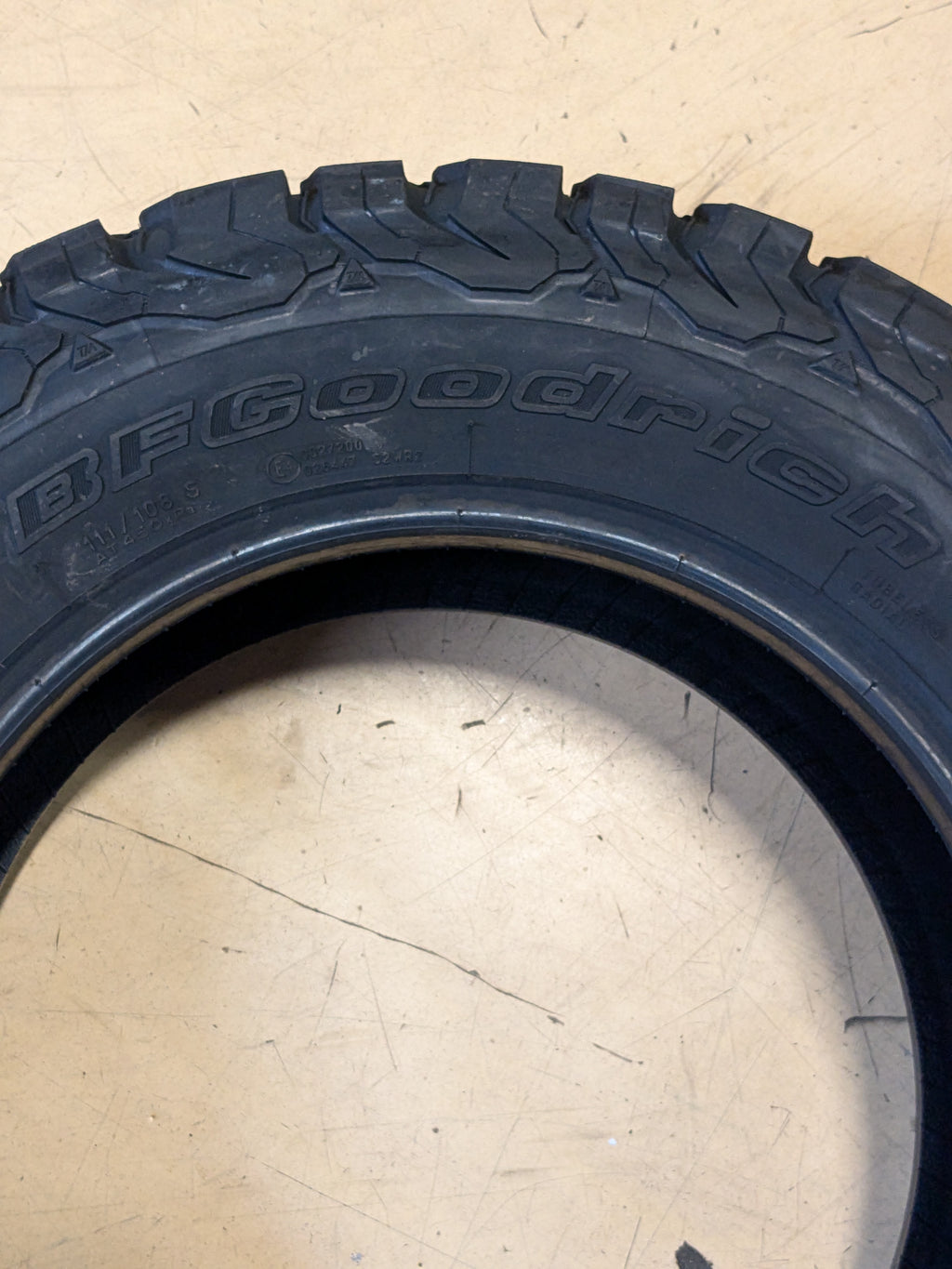 BF GOODRICH ALL TERRAIN T/A KO2 RWL LT 245 65 17 111/108S LRE 8PLY TIRE 52433