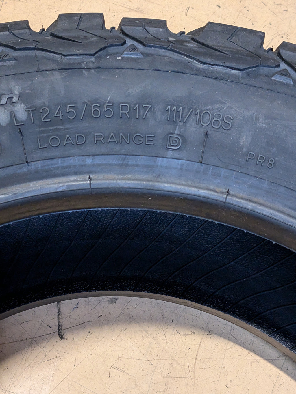 BF GOODRICH ALL TERRAIN T/A KO2 RWL LT 245 65 17 111/108S LRE 8PLY TIRE 52433
