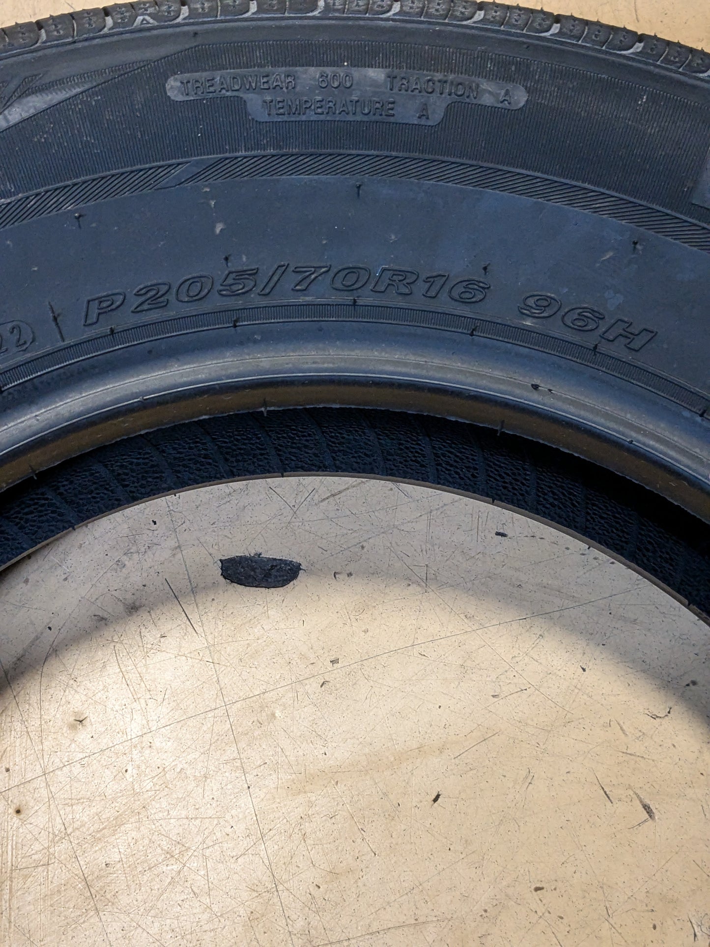 4 NEXEN NPRIZ AH8 205 70 16 96H ALL SEASON TIRES 15677NXK
