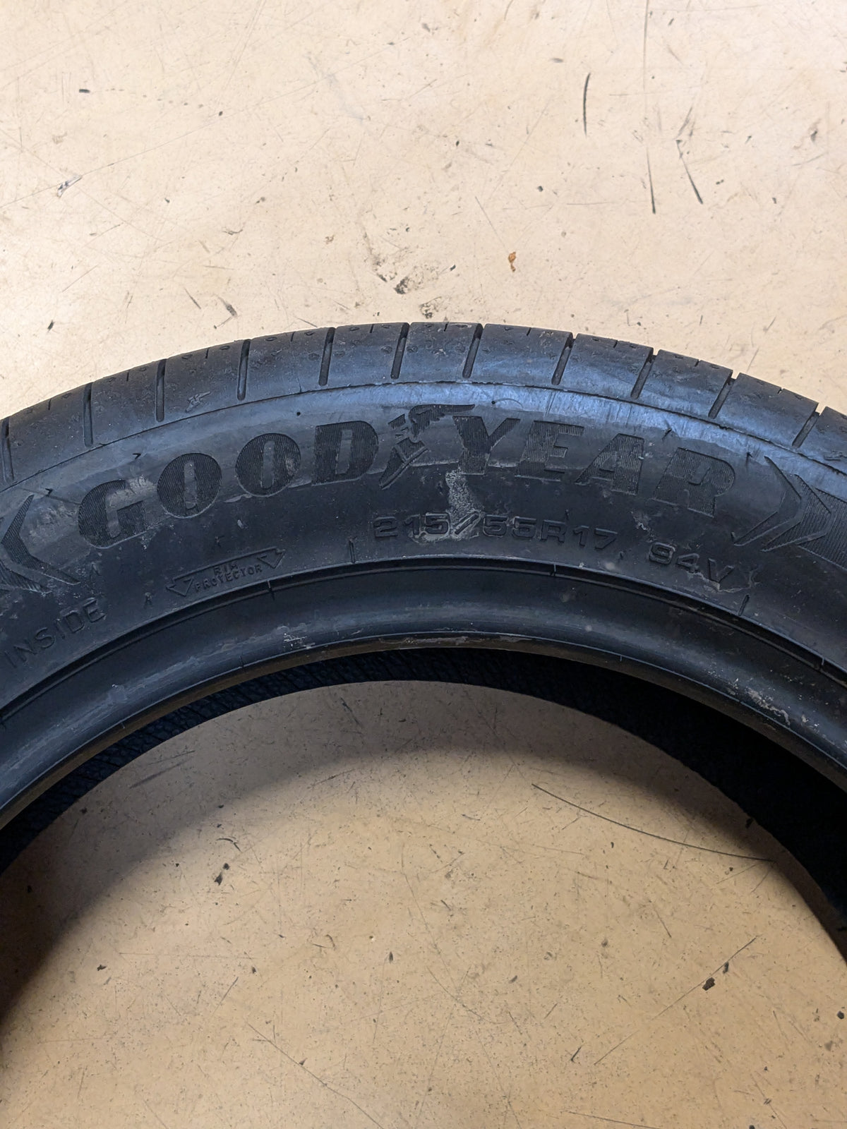 2 GOODYEAR ASSURANCE TRIPLEMAX 2 215 55 17 94V ALL SEASON TIRE 545018
