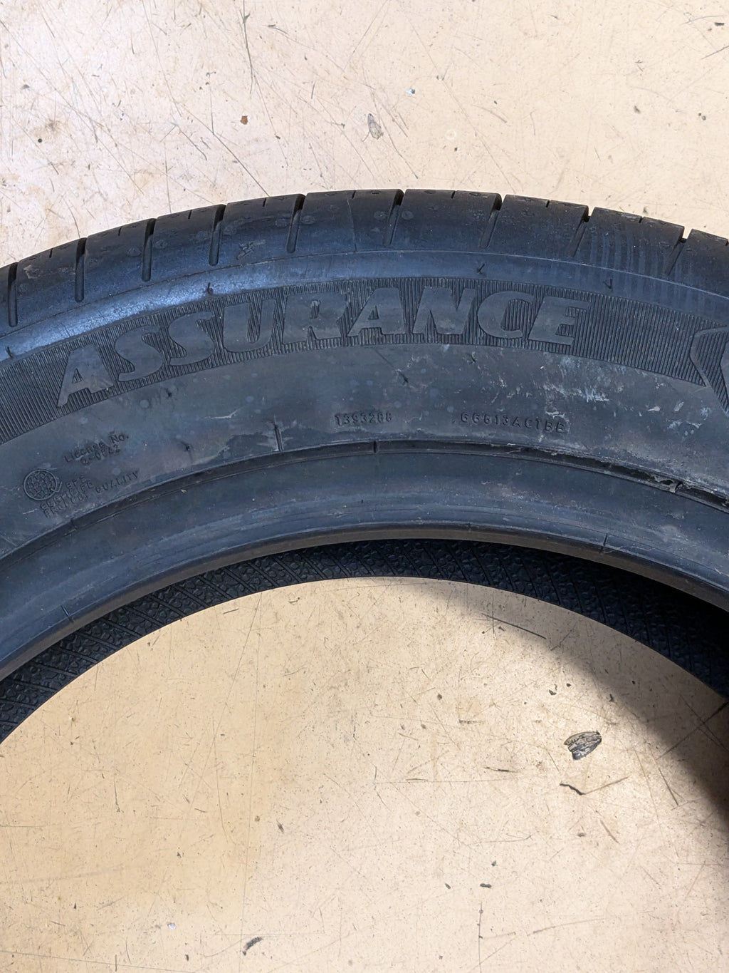 2 GOODYEAR ASSURANCE TRIPLEMAX 2 215 55 17 94V ALL SEASON TIRE 545018