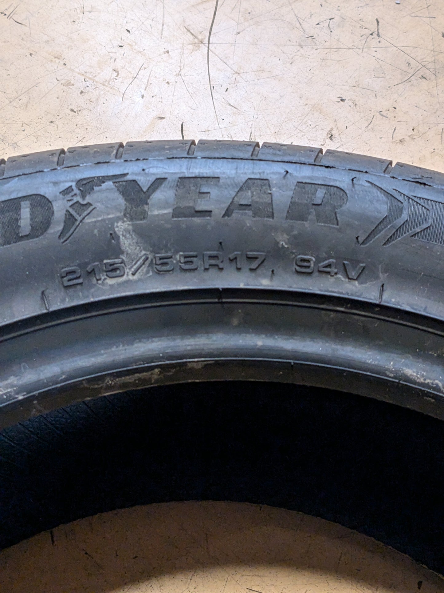 2 GOODYEAR ASSURANCE TRIPLEMAX 2 215 55 17 94V ALL SEASON TIRE 545018