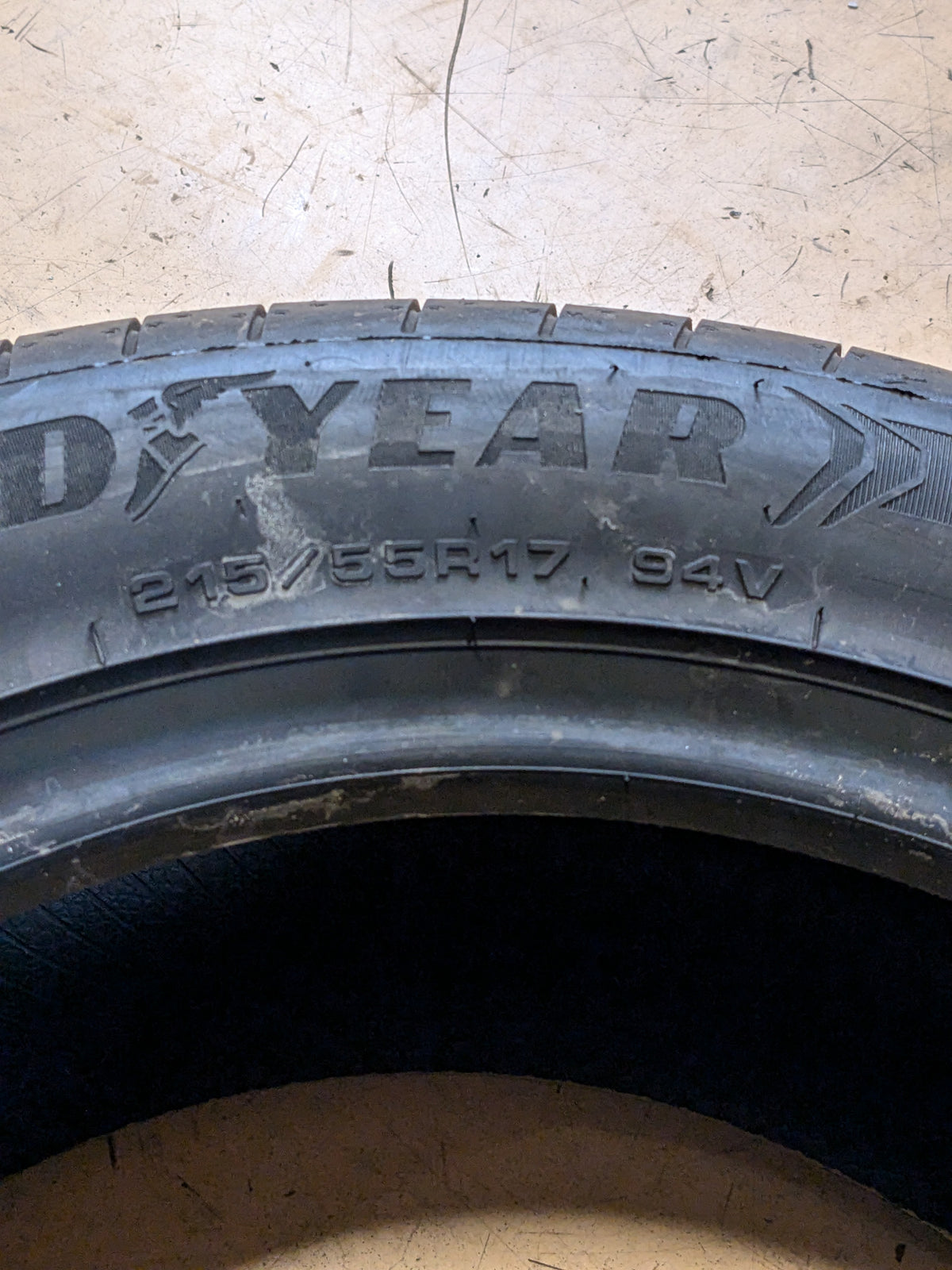 2 GOODYEAR ASSURANCE TRIPLEMAX 2 215 55 17 94V ALL SEASON TIRE 545018