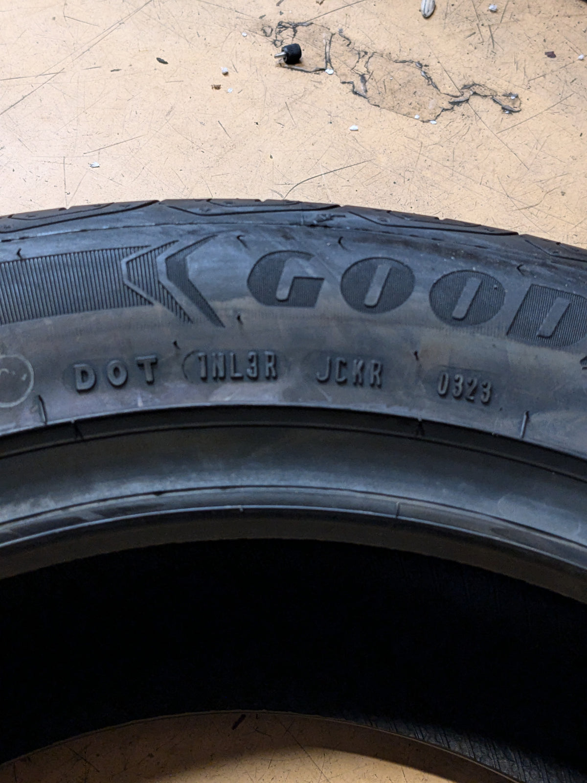 2 GOODYEAR ASSURANCE TRIPLEMAX 2 215 55 17 94V ALL SEASON TIRE 545018